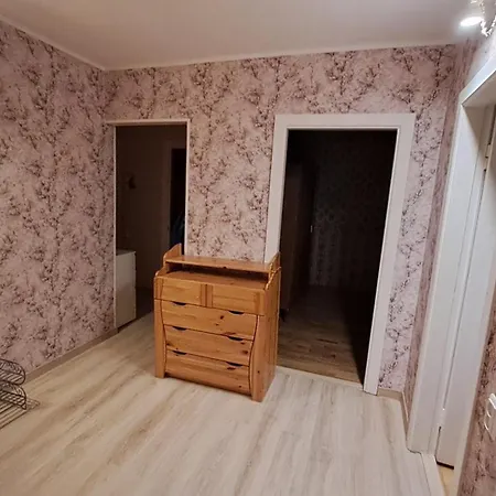 Hubane 3-toaline Korter Tondiraba Jaeaehalli Ja Pargi Korval Apartament Tallin
