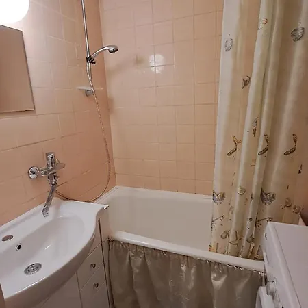 Hubane 3-toaline Korter Tondiraba Jaeaehalli Ja Pargi Korval Appartement Tallinn